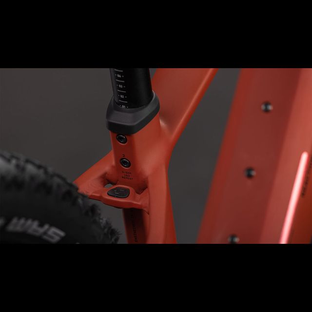 CUBE Reaction Hybrid Race 800 sähköpyörä